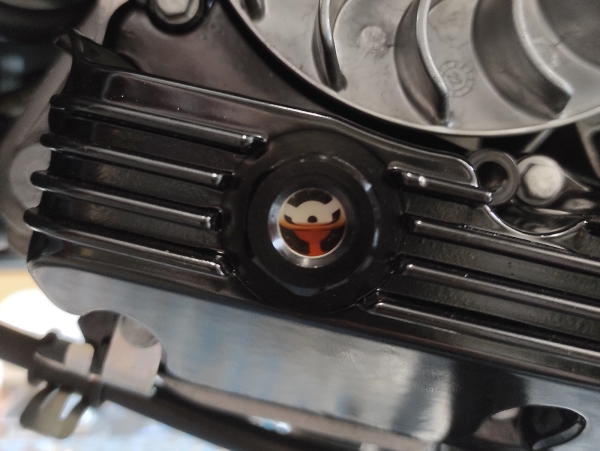 Ölwanne mit Schauglas - MOTO NOSTRA - Vespa GTS/GTV/HPE 300 ccm (Bj. 2019-2024) - schwarz-glänzend